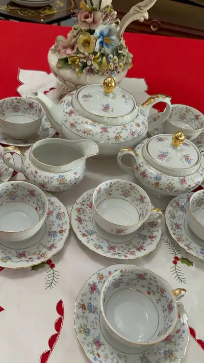 Vintage Bavaria 22k gold trim - floral tea cup and saucer. Pristine condition! No chip or crack! No...