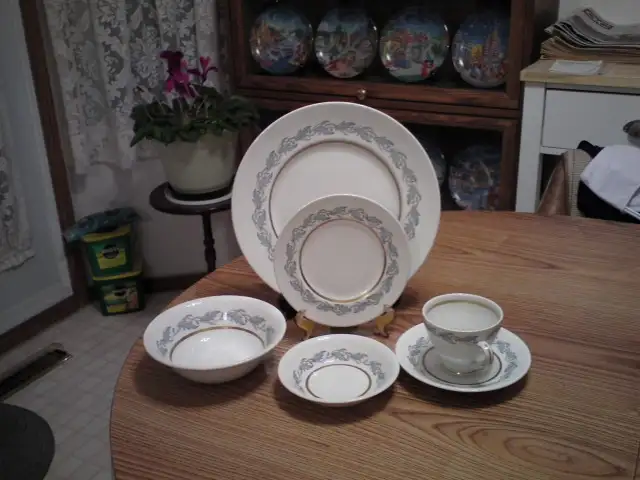 China Dinnerware set in Kitchen & Dining Wares in Regina - Image 2