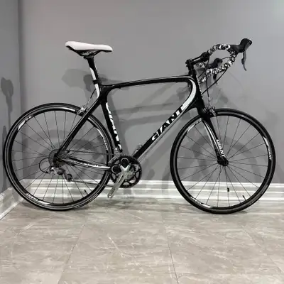 GIANT DEFY 3 CARBON XL ROAD BIKE [SIZE EXTRA LARGE], View more