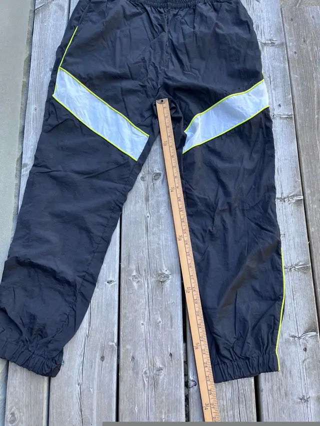 Garage Rain Pants Size Large in Women's - Bottoms in Barrie - Image 6
