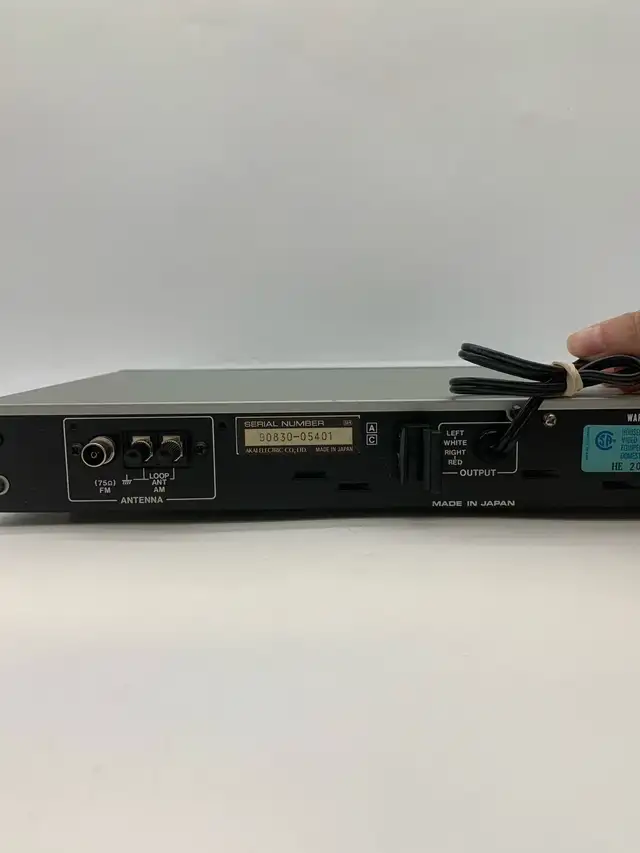 Akai AT-A2 AM/FM Stereo Tuner Working in Stereo Systems & Home Theatre in City of Toronto - Image 10