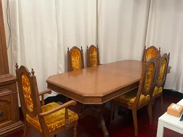 Solid Wood Dining Table Set w 6 Chairs + Wine cabinet，Vintage in Dining Tables & Sets in City of Toronto - Image 3