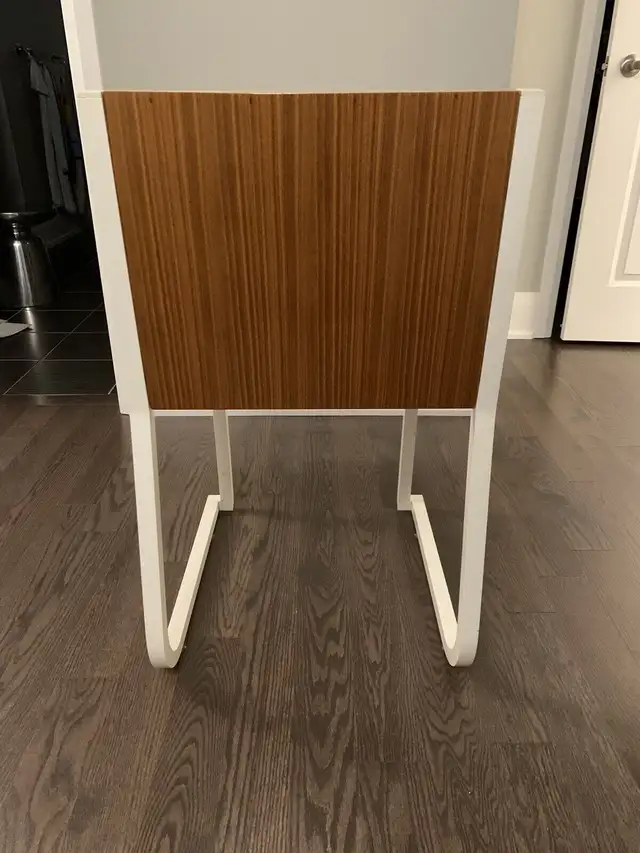 Pair of Mid Century Modern Solid Wood Chairs in Dining Tables & Sets in City of Toronto - Image 4