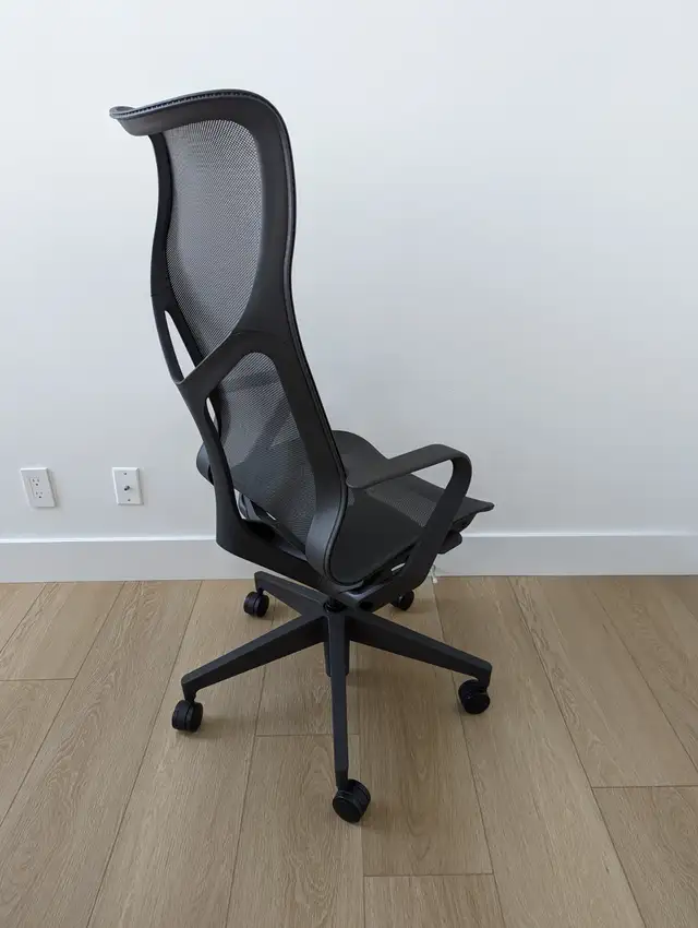 Herman Miller Cosm Mesh Office Chair - Graphite, High-Back in Chairs & Recliners in City of Toronto - Image 6