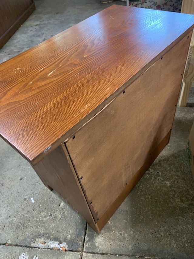 Night stand Dressers & Wardrobes Kitchener / Waterloo Kijiji