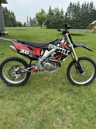 - New fork seals - New map sensor - Steering stem bearings - Valves checked - Full pro circuit exhau...
