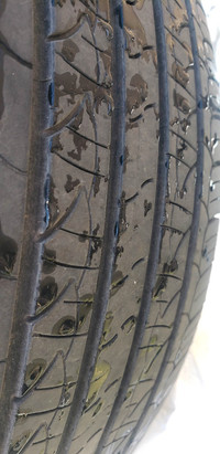 4 pneus d'été Nexen 215/55/17