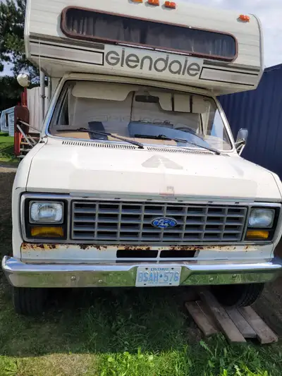 A great little rv it 20 feet long and single RWD 4.9L L6 OHV 12V engine everything works great fridg...