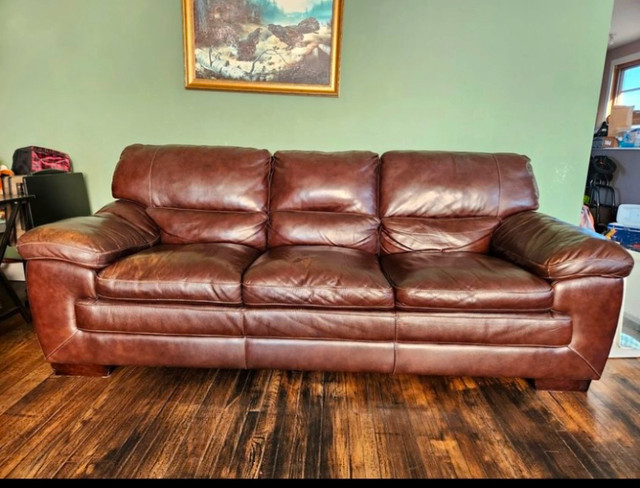 Leather Couch in Couches & Futons in Thunder Bay