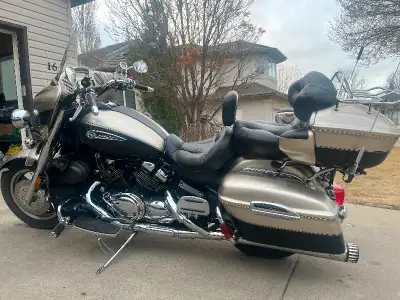 Senior ridden. Beautiful bike two tone black and gold,aftermarket shark road exhaust nice rumble. Ne...