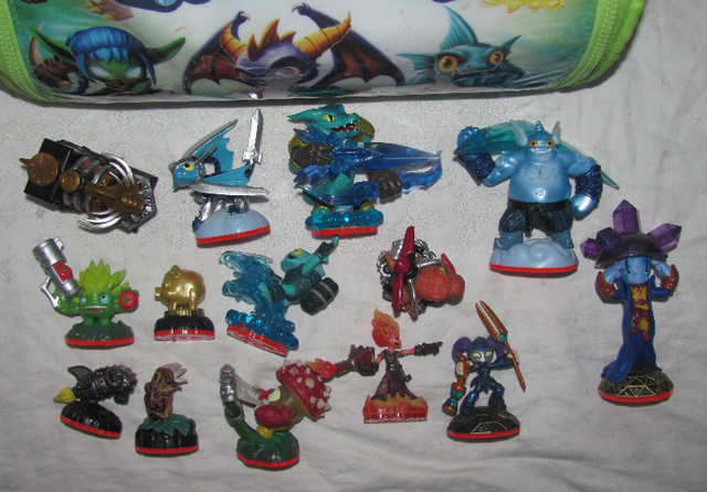 Skylanders Trap Team Figure Lot with Storage Bag in Toys & Games in Ottawa - Image 2