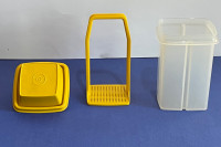 Vintage Tupperware ‘Pick a Deli’ Pickle Keeper 1560