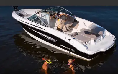 Chaparral bateau / boat TOUT INCLUS 2013 Chaparral 19 HzO Ski & Fish (utilisé moins de 100 heures /...