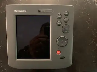 Raymarine RC435i Chartplotter Boat Marine Color w/ built in GPS Antenna RC 435 i