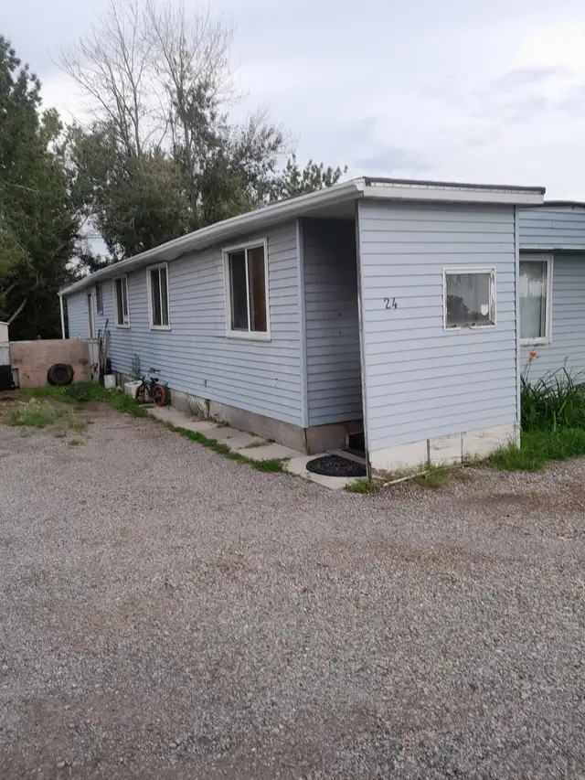 1970 Mobile home needs to be moved ASAP56x18ft 4 bed plus den in Houses for Sale in Calgary - Image 3