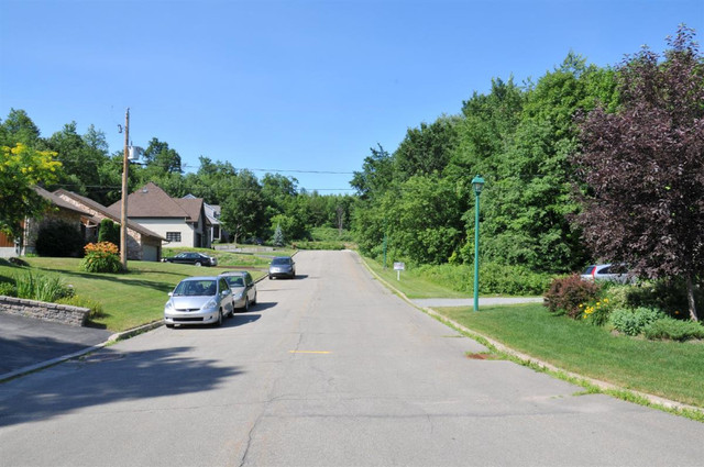 Terrain Constructibles Duplex À Vendre dans Maisons à vendre  à Laurentides