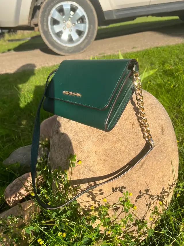 MK Jet Set Travel Emerald Green Leather LG Phone Crossbody Bag in Women's - Bags & Wallets in Edmonton - Image 6