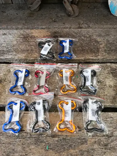 Lot of 10 New Bone Shaped Spring Loaded Heavy Duty Keychain Clip, View more
