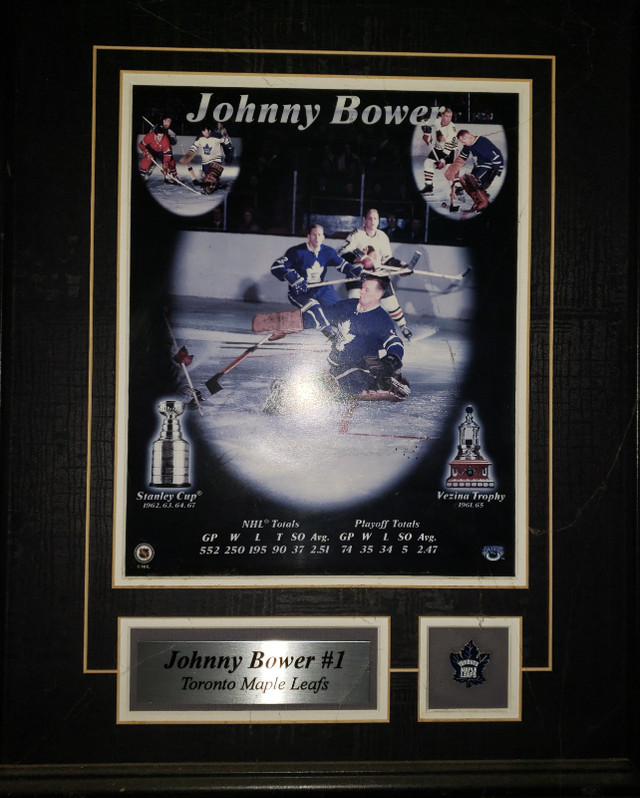 Toronto Maple Leaf Memorabilia in Arts & Collectibles in Grand Bend - Image 2