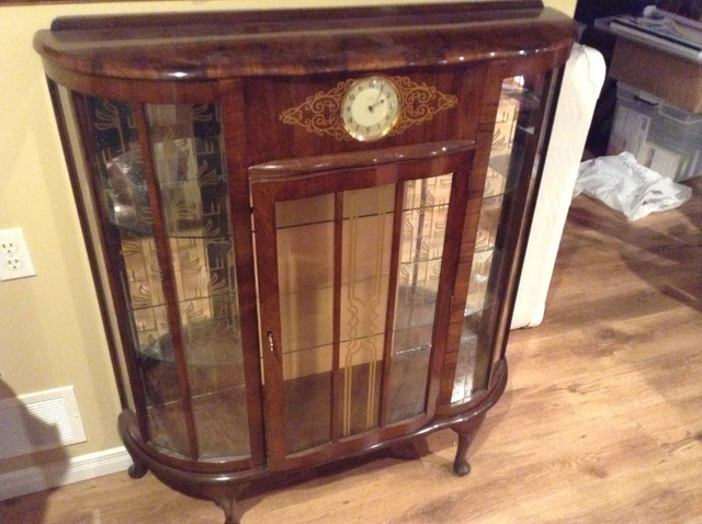 vintage english china cabinet in Hutches & Display Cabinets in Belleville - Image 2