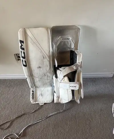 CCM Axis 2, 34+2 goalie pads, View more