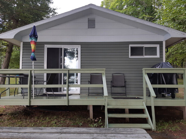 Waterfront cottage rental on Mcquaby LAKE / randrcottages.ca in Ontario