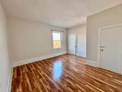4 BIG BRs - 2 blocks to campus FREE July + 12-months parking