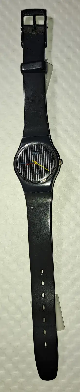 Vintage Ladies Swatch Watch Miss Pinstripe Miss Channel LA100 in Jewellery & Watches in City of Montréal - Image 3