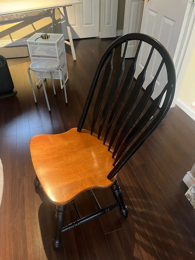 Wood Chair Windsor steambent arrow back chair in Chairs & Recliners in Downtown-West End - Image 2