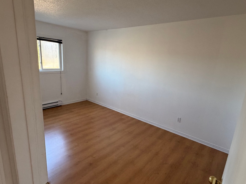 2 chambres à coucher. 2 bedrooms for rent 2