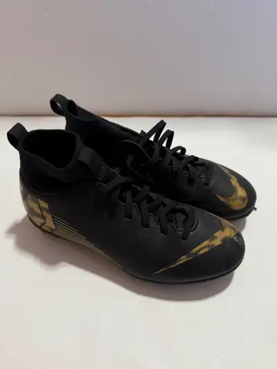 Nike mercurial cleats-size 4Y, View more