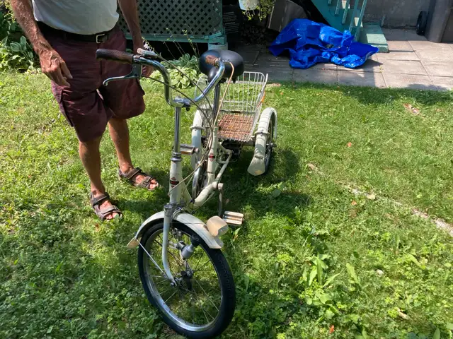 Vélo vintage in Cruiser, Commuter & Hybrid in City of Montréal - Image 3