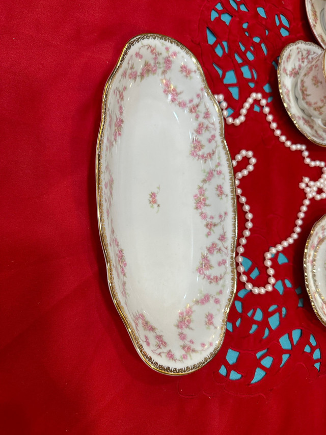 Original Bridal Rose Germany Oval Serving dish  dans Vaisselle et articles de cuisine  à Hamilton - Image 3