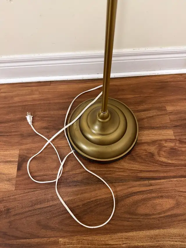 Floor Lamp in Indoor Lighting & Fans in Mississauga / Peel Region - Image 4