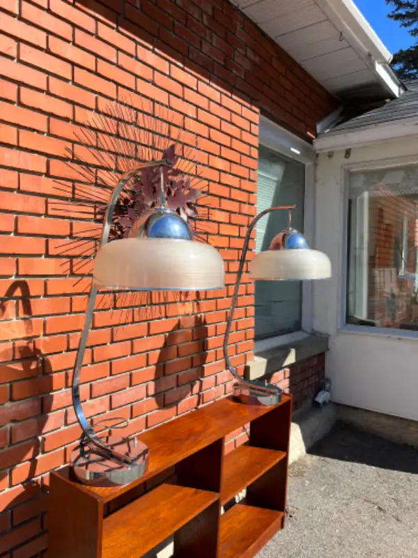 Pair of space age Lamps MCM Lampes Mid Century Modernes in Indoor Lighting & Fans in City of Montréal - Image 2