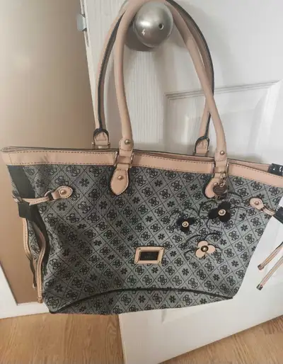 Like New Guess Purse, View more