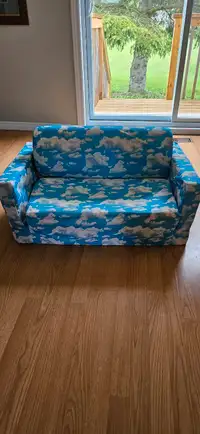 Childs couch / bed