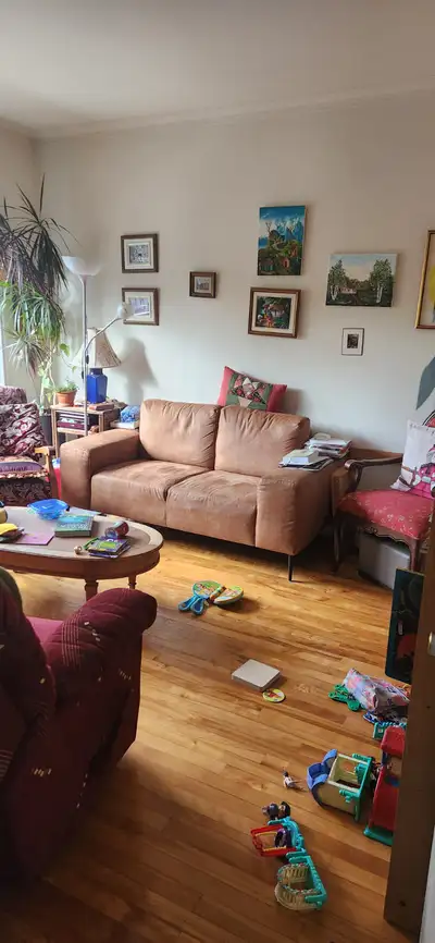 Beau 5½ à louer à Longueuil – disponible le 1er décembre! Tu cherches un logement propre, grand et b...