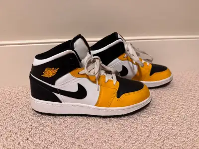 Nike Air Jordan High Top Sneaker youth, View more