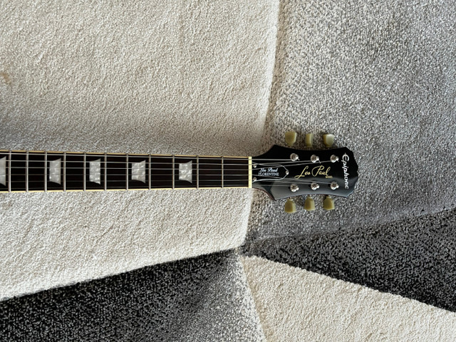 Epiphone Gibson Florentine avec étuie rigide dans Guitares  à Longueuil/Rive Sud - Image 3