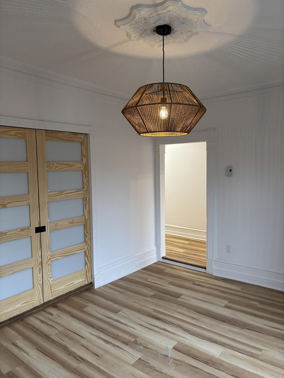 4 1/2 Rénové+ garage+rangement à louer rue de Rouville, — photo 2