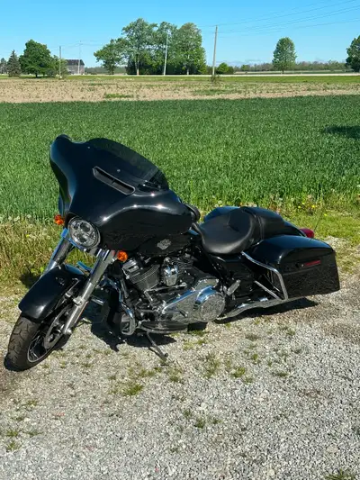 Beautiful bike! In original condition, includes back rest.