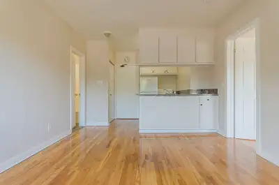 Bright 1 Bedroom Apartment Near Downtown Sudbury (Special Bonus)