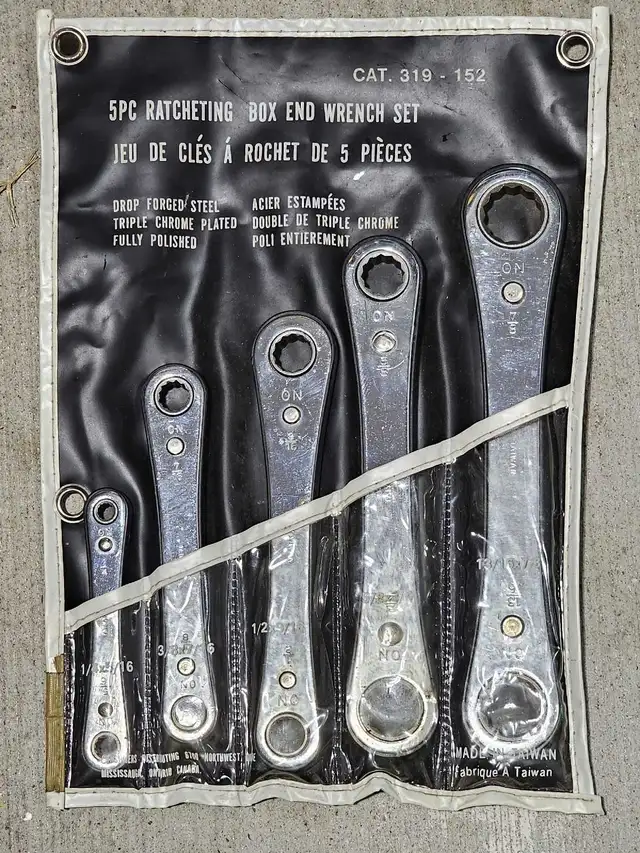 Ratcheting Box Wrench Set in Hand Tools in London - Image 2