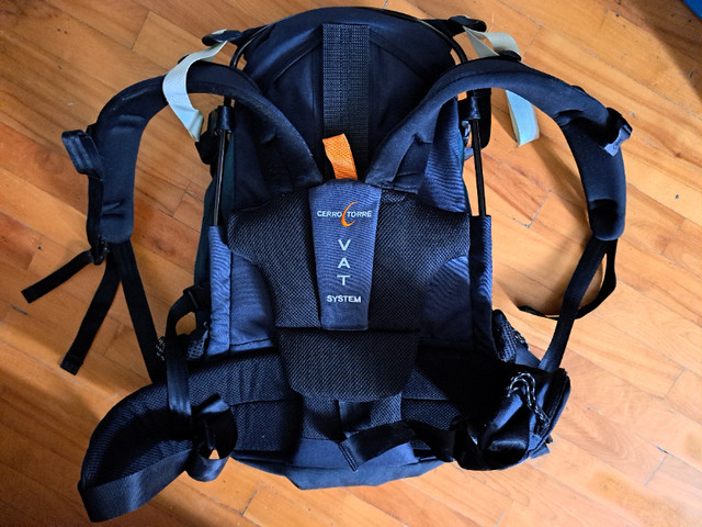 Sac randonnée 45 L + sac a la taille/ waist bag MEC dans Autre  à Ville de Montréal - Image 2