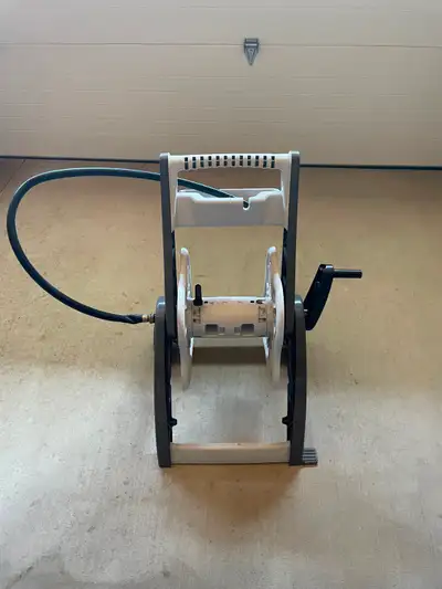 Suncast Hose Mobile, View more