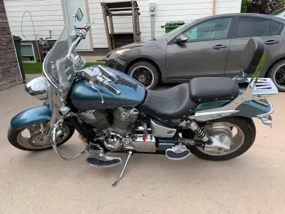 2002 Honda VTX 1800 $4800 Screaming Eagle Air Filter Passenger seat back rear Saddle bags and bike c...