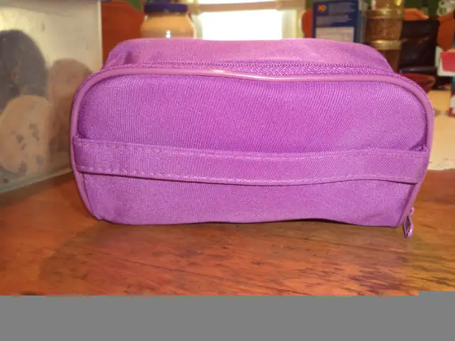 Pochette 2 in Other in Drummondville - Image 4