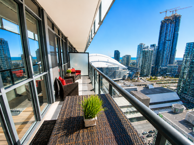 Available as of November 1, 2026: -Fully furnished 1 bedroom + Den and 1 bathroom, stylish and comfo...