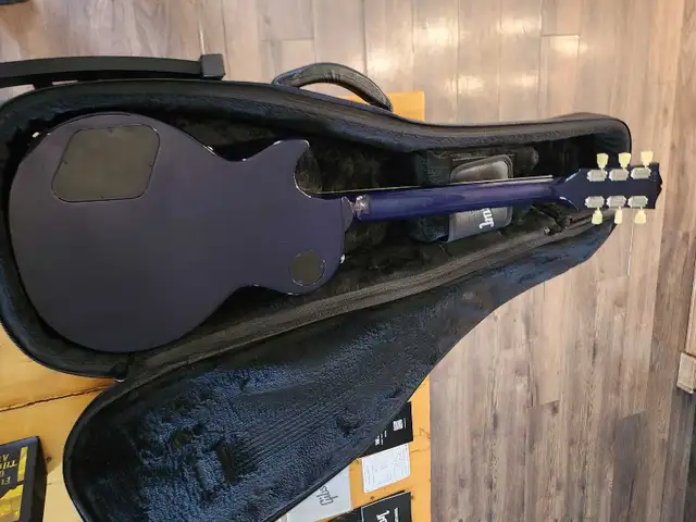 Gibson Les Paul Stuido  in Guitars in Kawartha Lakes - Image 5